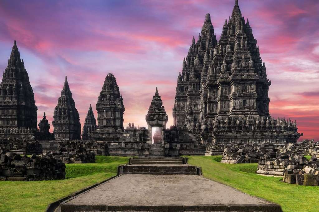 Candi Prambanan: Mahakarya Trimurti